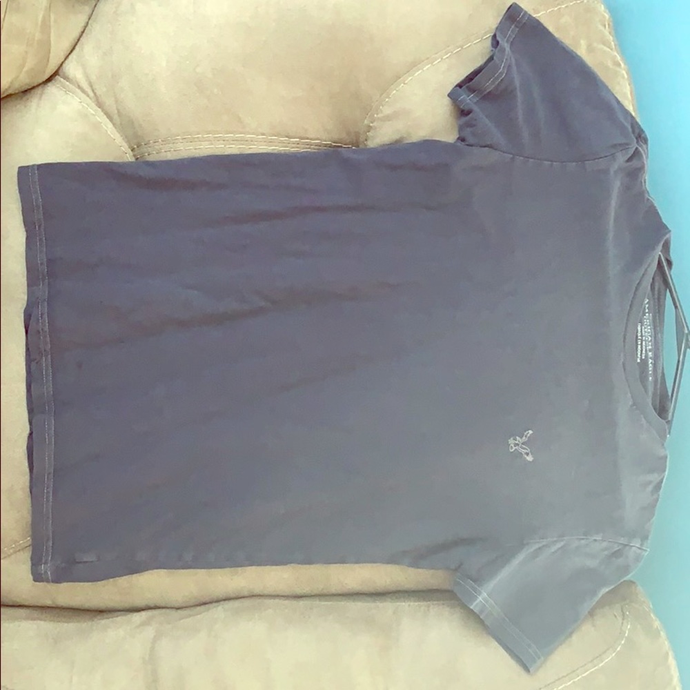 American Eagle tshirt